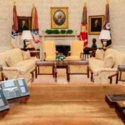 Trump'ın altın çağ için altın ofis düzeni! Oval Ofisi altınla doldurdu