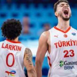 12 Dev Adam 24 yıl sonra final aşkına parkede! Alperen'e dev rakip