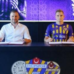 2 aydır maçlarını izlediler: 22 yaşında İstanbul takımına transfer oldu