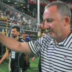 4,4 milyar TL'lik stoper Beşiktaş'a doğru: Senede 628 milyon TL kazanıyor