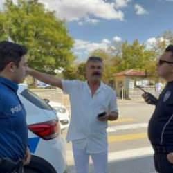 &Ouml;ğrenci velisi okul m&uuml;d&uuml;r&uuml;n&uuml; yumrukladı