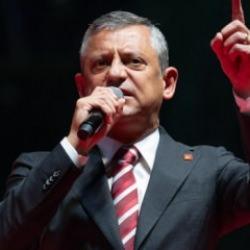 “Bu son uyarımız” diyerek tehdit etti! Özgür Özel’den sokak çağrısı