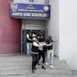 Film sahnesi gibi soygun: 3 milyonluk altını &ccedil;aldılar, paraları sayıp video &ccedil;ektiler