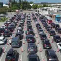 Gurbet&ccedil;i sezonunda sınır kapılarından 5 milyon yolcu ge&ccedil;iş yaptı