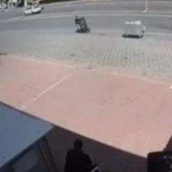 Kayseri'de güldüren kaza! O anlar kamerada