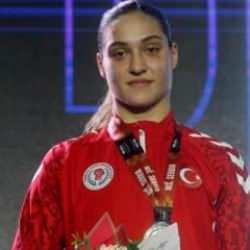 Milli boksör Büşra Işıldar'dan gümüş madalya! Dünya ikincisi oldu