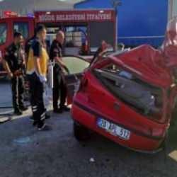 Otoyolda katliam gibi kaza: 3 ölü, 2 yaralı!