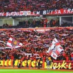 Süper Lig'in eski efsanesine olaylı maç sonrası 27 bin 500 TL ceza kesildi