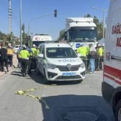 Tekerlekli sandalyedeki kızını yolun karşısına geçiriyordu: Annenin feci ölümü!