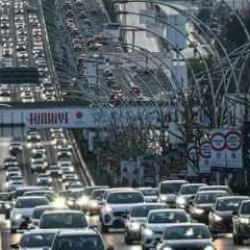 Ankara'da trafik kaosu! Vatandaşlar yollarda yürüdü: Okullar açıldı ne olacak?