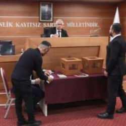 Bayrampaşa'da başkanvekili seçiminde kazanan CHP oldu