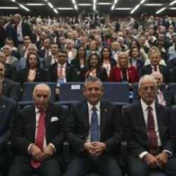 CHP 22. Olağanüstü Kurultayı başladı! Özel tek aday, Kılıçdaroğlu katılmadı