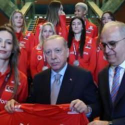 Cumhurbaşkanı Erdoğan, Filenin Sultanları'nı ağırladı