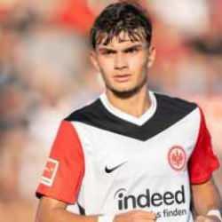 Eintracht Frankfurt, Can Uzun'un bonservisini belirledi: Tarihe geçecek