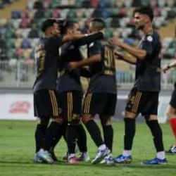 İzmir derbisinde farklı skor: Rakiplerine gol olup yağdılar