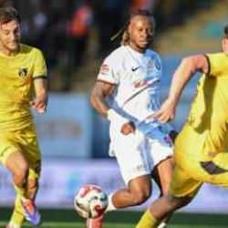 Lidere ağır darbe! İlk mağlubiyetini yaşadılar