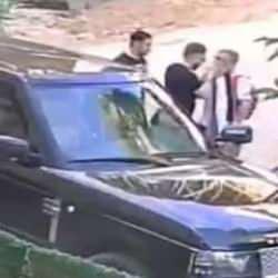 Maganda çocuklarını okula götüren babaya tokat attı