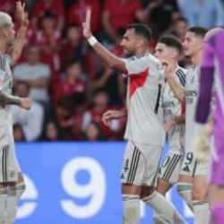 Mourinho'dan fırtına gibi başlangıç! Benfica deplasmanda farklı kazandı