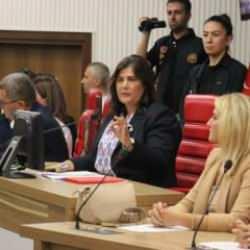 Özlem Çerçioğlu'ndan CHP'li isme sert sözler: Nasıl belediye yönetilir öğrenememişsiniz