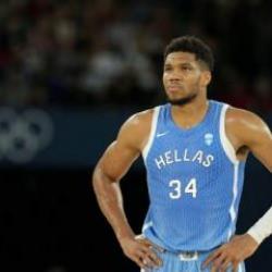 Yunanların kuyruk acısı geçmiyor: Antetokounmpo'dan Türk bayrağına küfür!