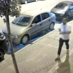 ATM'deki ufak hatası, 20 bin lirasından etti! Yoldan ge&ccedil;en kişi parayı alıp gitti!