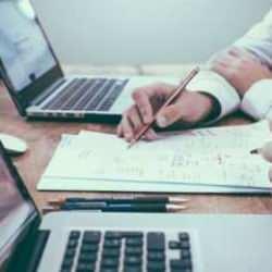 Bakan Bayraktar, ABD'li iş insanlarına yatırım &ccedil;ağrısında bulundu