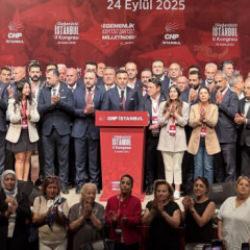 CHP'de kongre kaosu: Mahkeme durdurdu, YSK devam dedi! Şimdi ne olacak?