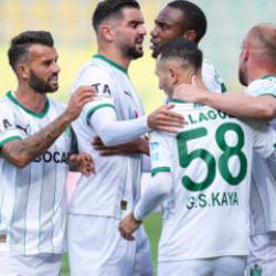 Deplasmanda flaş galibiyet! Gol düellosunda lidere 2-0'dan dönmek yetmedi! 