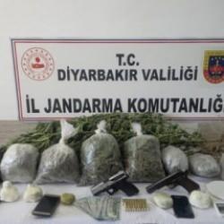 Diyarbakır&rsquo;da 45 kilo esrar ele ge&ccedil;irildi