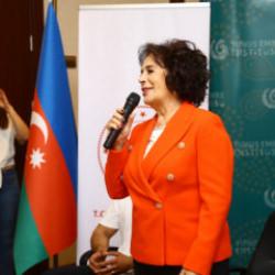 Hülya Koçyiğit, Bakü Yunus Emre Enstitüsü'nde gençlerle buluştu