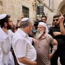 İsrailliler, Mescid-i Aksa'ya baskın düzenledi