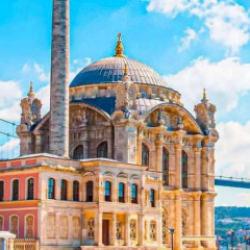 İstanbul’a turist akını: Neredeyse nüfusu kadar ziyaretçi geldi