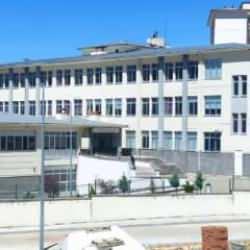 Okulun aylardır hem suyu hem de elektriği yok