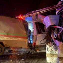 Mersin'de feci kaza! 3 &ouml;l&uuml; ve &ccedil;ok sayıda yaralı var