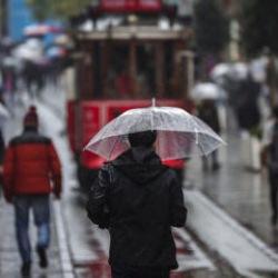 Meteoroloji İstanbul için saat verdi: Çok kuvvetli sağanak geliyor