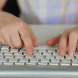 'Ödev karaborsası' çocukların bilgilerini tehdit ediyor