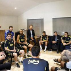 Sadettin Saran futbolcularla bir araya geldi