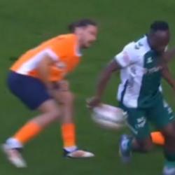 Süper Lig ekibi hakeme isyan etti! 'Türk futbolunda bugün elle asist yapıldı'