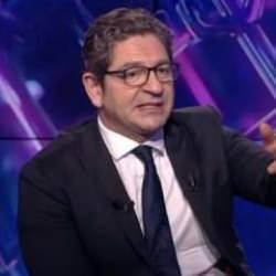 Ünlü yorumcu canlı yayında çıldırdı! 'Dedikodular, iftiralar...'
