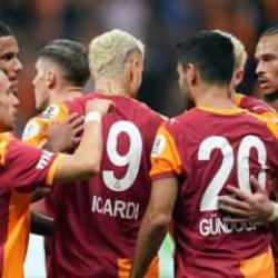 &Uuml;nl&uuml; yorumcudan 'Galatasaray' tahmini: 'Mucize lazım'