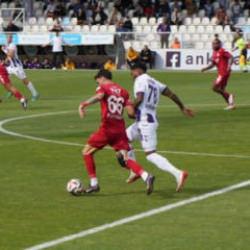 1. Lig'de dramatik maç! 90'da penaltı kaçtı, 3 puan elden kaydı