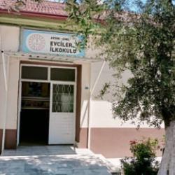 Aydın'da devlete vefa borcunu okul yaptırarak ödüyor