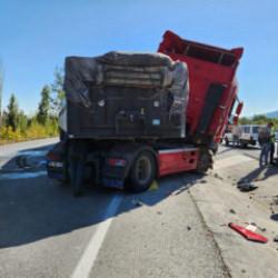 2 TIR çarpıştı; 3'ü ağır, 4 yaralı