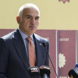 Bakan Ersoy, 'Resimli Türk Abideleri' eserinin tanıtım toplantısına katıldı