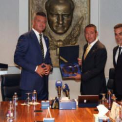 Ali Koç açık açık isim vererek Saran'a tavsiyede bulundu: Onları gönderme