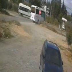 Okul servisiyle midibüs çarpıştı: 7 öğrenci yaralandı!