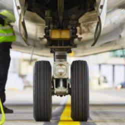 Avrupa'dan ABD'ye gelen u&ccedil;akta şoke eden olay: İniş takımlarından ceset &ccedil;ıktı