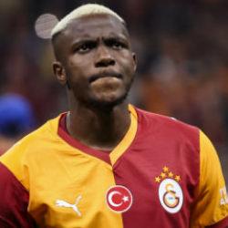 Derbi öncesi Osimhen'den kötü haber: Liverpool maçında sakatlanmıştı