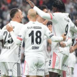 Derbi öncesi sakatlık! Beşiktaş'ın iki yıldızı maça devam edemedi