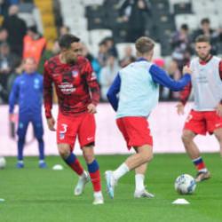 Galatasaray ve Beşiktaş'ın istediği yıldız transfer kararını verdi